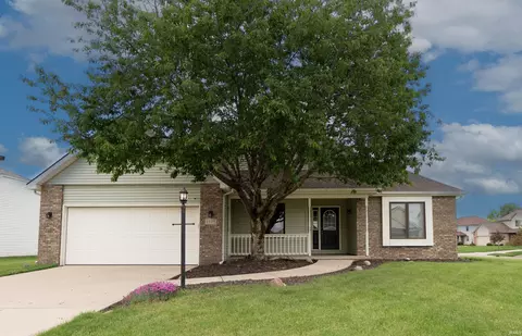 1735 Greythorn Dr, Fort Wayne, IN 46815