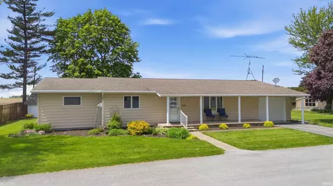 255 S Park Ave, Francesville, IN 47946
