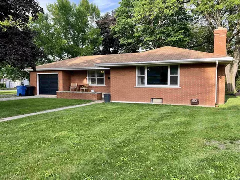 450 N Walnut St, Columbia City, IN 46725