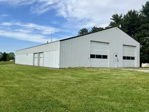 16285 Linden Rd, Argos, IN 46501