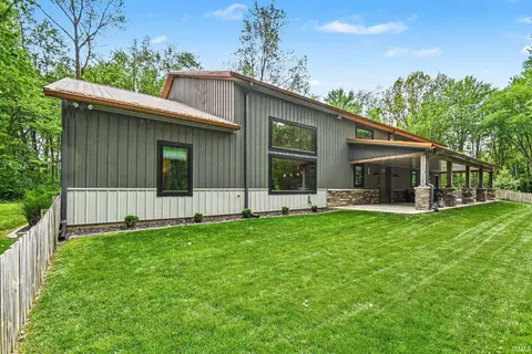 21095 Kern Rd, South Bend, IN 46614