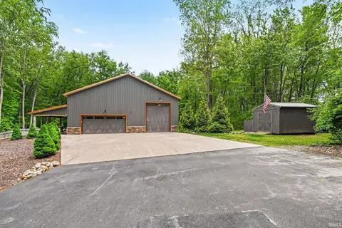 21095 Kern Rd, South Bend, IN 46614