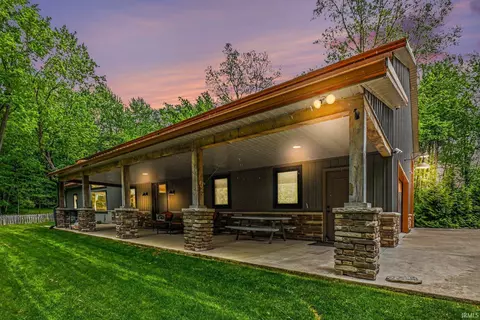 21095 Kern Rd, South Bend, IN 46614