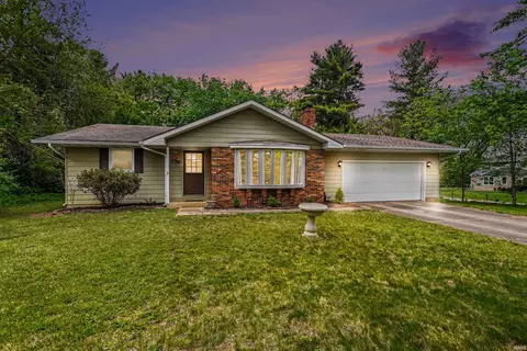 20861 Darden Rd, South Bend, IN 46628