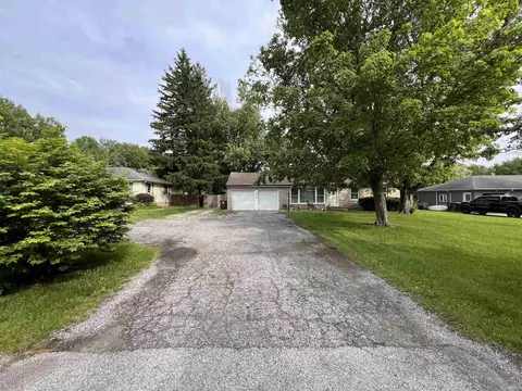 7008 Saint Joe Rd, Fort Wayne, IN 46835