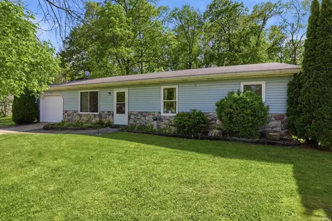 512 N Mckinley St, Angola, IN 46703