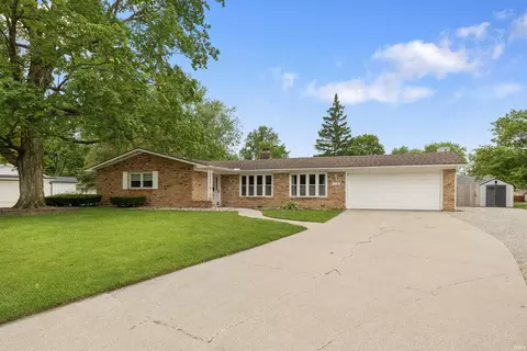 110 Navarre Ct, Auburn, IN 46706