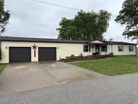 8967 N Schulze Rd, Oaktown, IN 47561