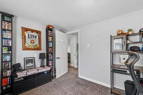 Bedroom - 505 S Walnut St, South Bend, IN 46619 photo 1 of 5