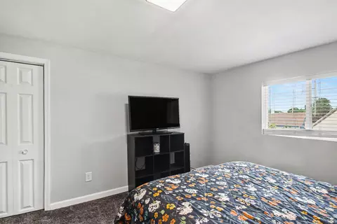 Bedroom - 505 S Walnut St, South Bend, IN 46619 photo 4 of 5