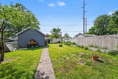 Exterior - 505 S Walnut St, South Bend, IN 46619 photo 7 of 10