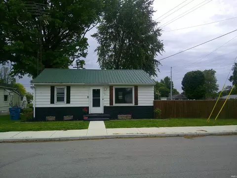 101 E Griffith St, Galveston, IN 46932