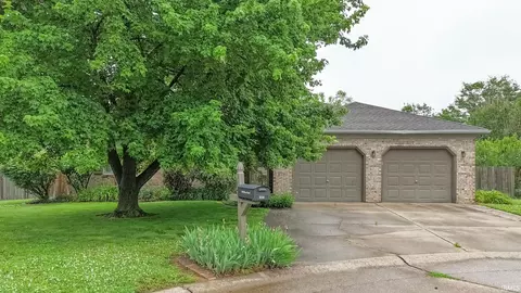 7020 Dove Ct, Evansville, IN 47715