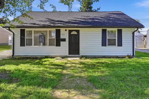 1713 E 24th St, Muncie, IN 47304