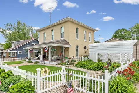 207 S High St, West Lebanon, IN 47991