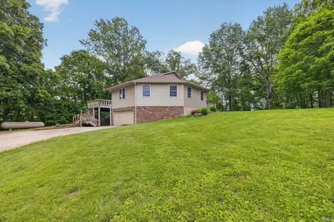2461 E 990 N Rd, Worthington, IN 47471