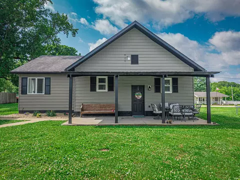 1005 E Porter St, Winslow, IN 47598