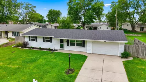 6211 Glenview Dr, Fort Wayne, IN 46815