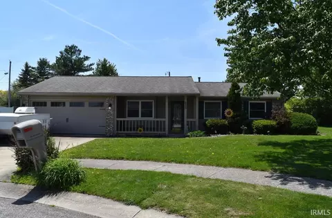 425 Hummingbird Dr, Greentown, IN 46936