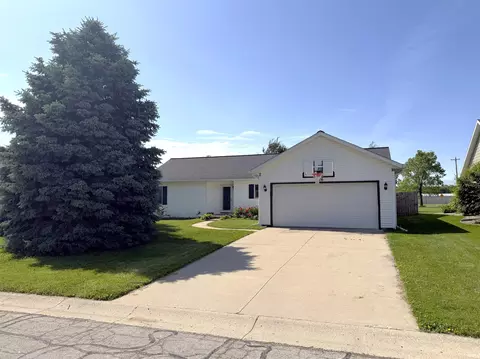 26 S Hickory Ln, Crawfordsville, IN 47933