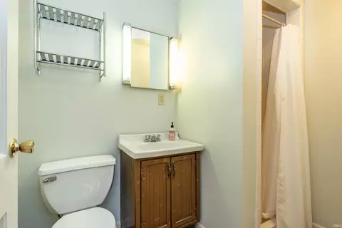 Bath - 409 E Woodridge Dr, Bloomington, IN 47408 photo 3 of 3