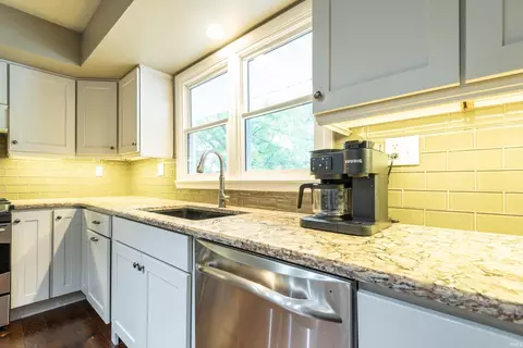 Kitchen - 409 E Woodridge Dr, Bloomington, IN 47408 photo 4 of 5