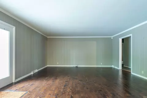 Living - 409 E Woodridge Dr, Bloomington, IN 47408 photo 3 of 4