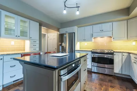 Kitchen - 409 E Woodridge Dr, Bloomington, IN 47408 photo 2 of 5