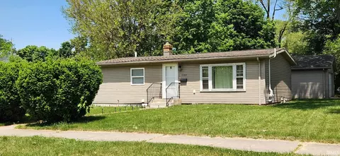1102 W Wolf Ave, Elkhart, IN 46516