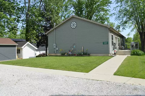 13 Ems T4 Ln, North Webster, IN 46555