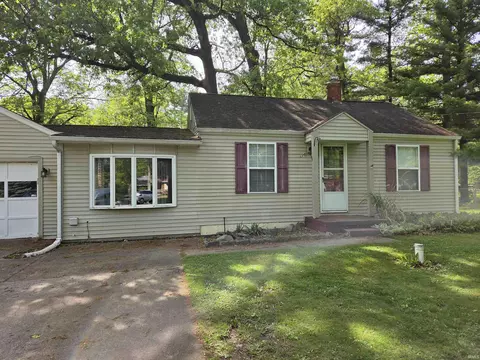 55393 Butternut Rd, South Bend, IN 46628
