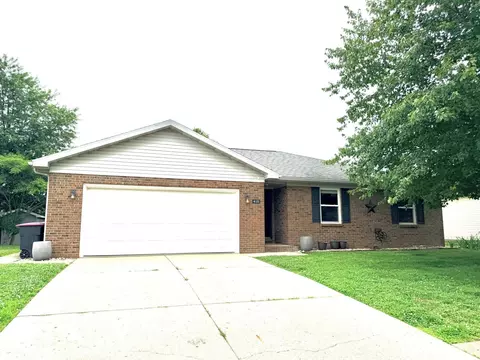 4122 Hedgewood Ct, Newburgh, IN 47630
