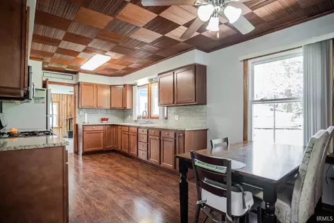 Kitchen - 404 E Pickwick Dr, Syracuse, IN 46567 photo 1 of 3