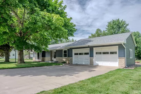 Exterior - 404 E Pickwick Dr, Syracuse, IN 46567 photo 4 of 4