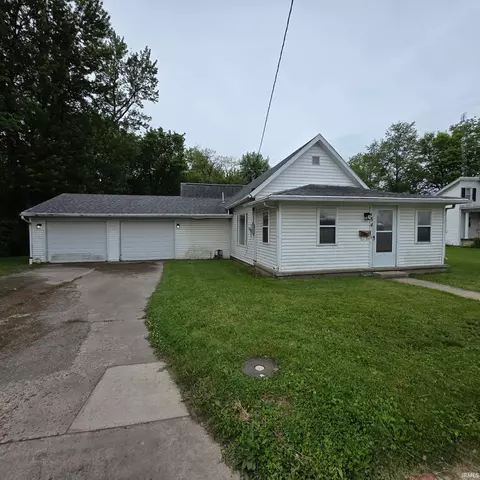 134 E Carl St, Winchester, IN 47394