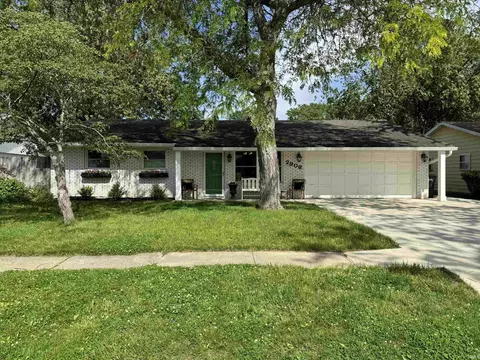 2908 N Richmond Dr, Muncie, IN 47304
