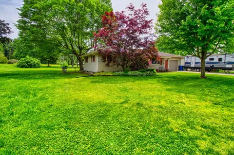 19098 Sandy Dr, Goshen, IN 46528