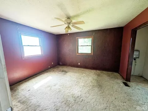 Bedroom - 104 E Hancock Ave, Mitchell, IN 47446 photo 2 of 3
