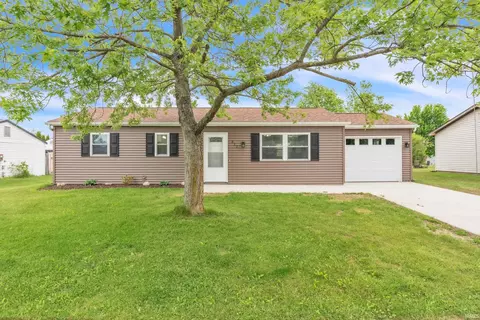 312 Alamosa Dr, Kendallville, IN 46755