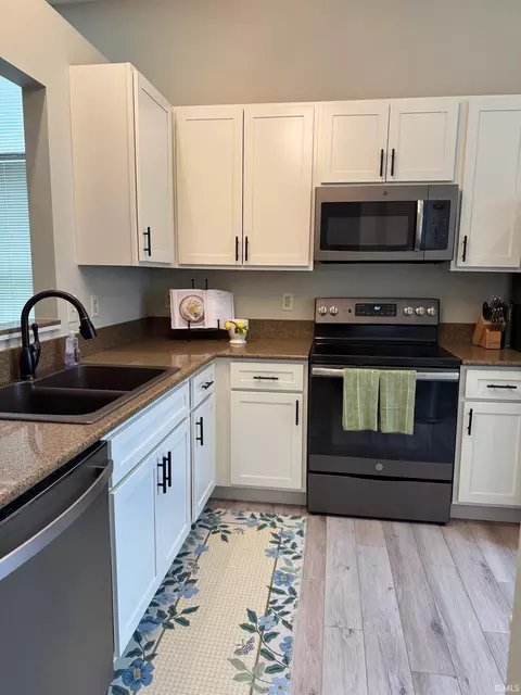 Kitchen - 2241 S Bent Tree Dr, Bloomington, IN 47401 photo 2 of 2