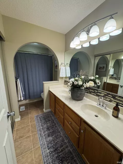 Bath - 2241 S Bent Tree Dr, Bloomington, IN 47401 photo 1 of 2
