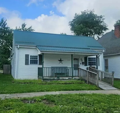313 SE 7th St, Washington, IN 47501