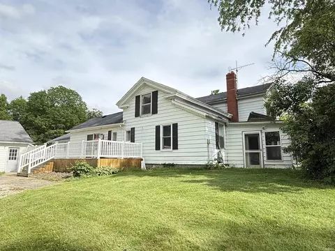 406 W North St, Lagrange, IN 46761 photo 3