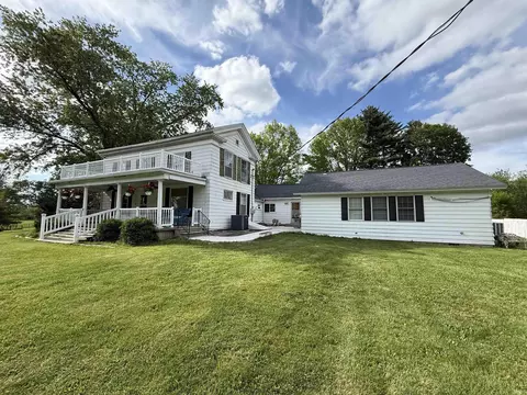 406 W North St, Lagrange, IN 46761 photo 4