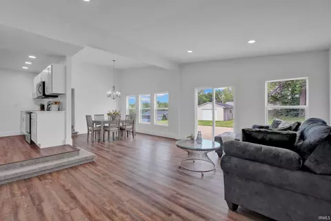 Living - 1007 23rd St, Bedford, IN 47421 photo 2 of 4