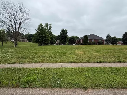 270 Persimmon Cir, Boonville, IN 47601