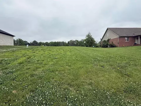 78 Quail Xing, Boonville, IN 47601