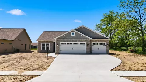 2025 Approach Dr, Auburn, IN 46706