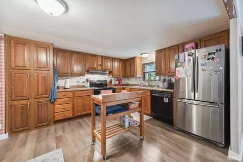 304 W Vine St, Mitchell, IN 47446 photo 4