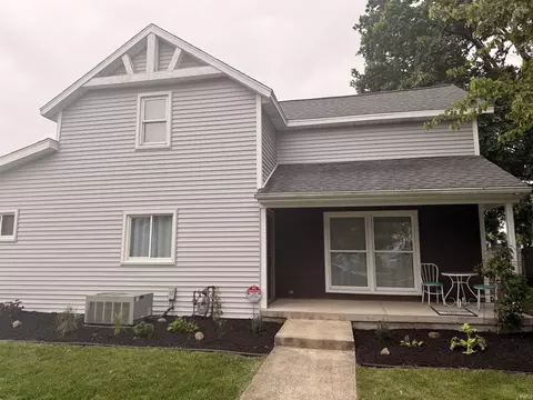 104 E Prairie St, Leesburg, IN 46538